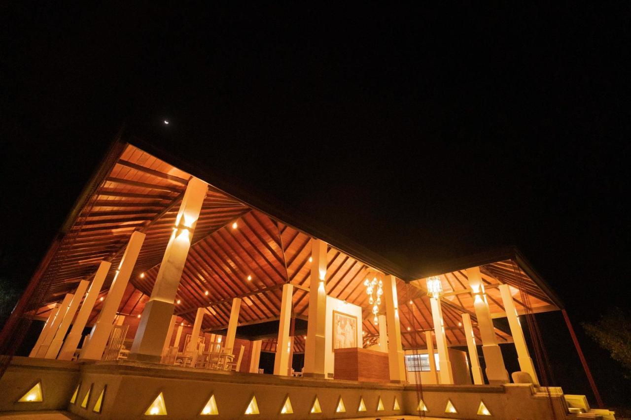 Miracle Resorts & Villas Polonnaruwa Buitenkant foto