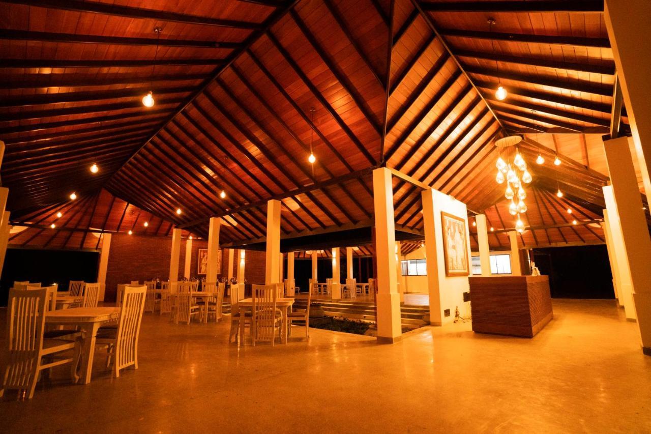 Miracle Resorts & Villas Polonnaruwa Buitenkant foto