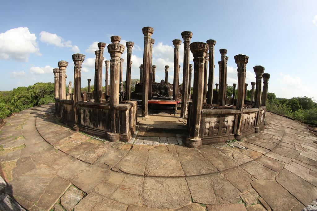 Miracle Resorts & Villas Polonnaruwa Buitenkant foto