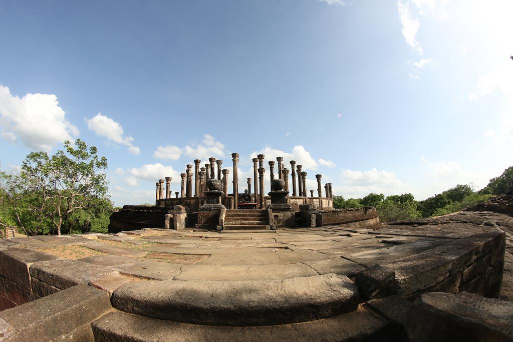 Miracle Resorts & Villas Polonnaruwa Buitenkant foto