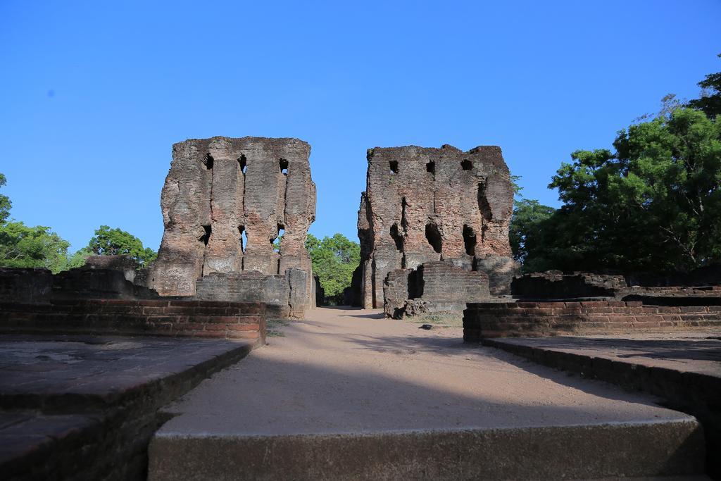 Miracle Resorts & Villas Polonnaruwa Buitenkant foto