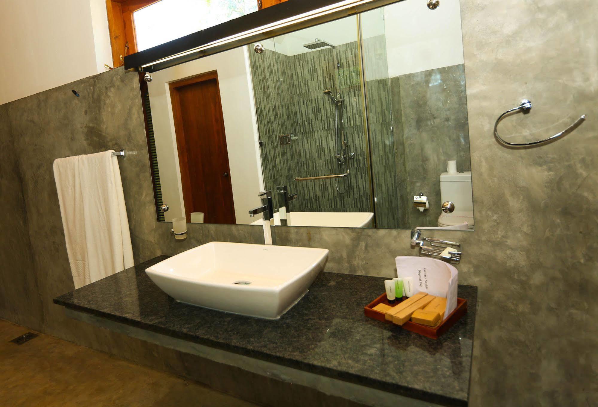 Miracle Resorts & Villas Polonnaruwa Buitenkant foto