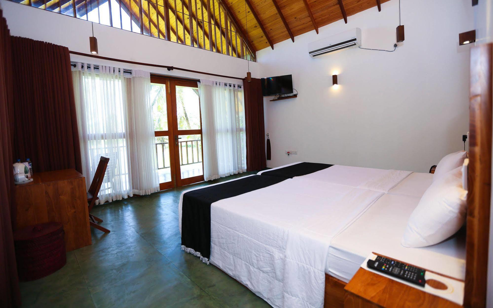 Miracle Resorts & Villas Polonnaruwa Buitenkant foto